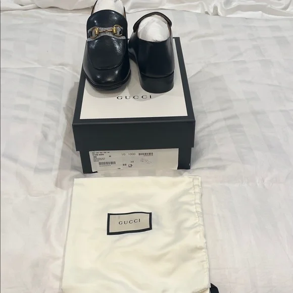 Gucci Black Leather Loafers with Gold Horsebit - Picture 4 of 15